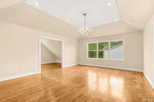 4 Corin Ct, Syosset, NY 11791 - Photo 16