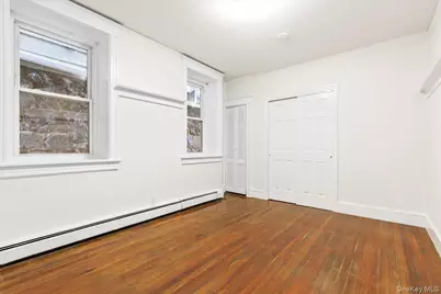 204 Voss Avenue, Yonkers, NY 10703 - Photo 8
