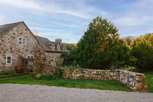 422 Mt Holly Rd, Katonah, NY 10536 - Photo 4