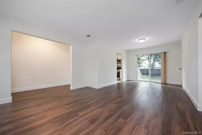 1182 E 3rd Avenue, Bay Shore, NY 11706 - Photo 4