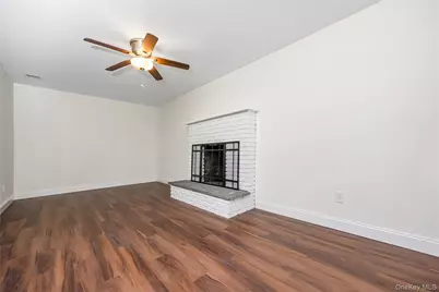 1182 E 3rd Avenue, Bay Shore, NY 11706 - Photo 12