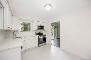 1182 E 3rd Ave, Bay Shore, NY 11706 - Photo 10