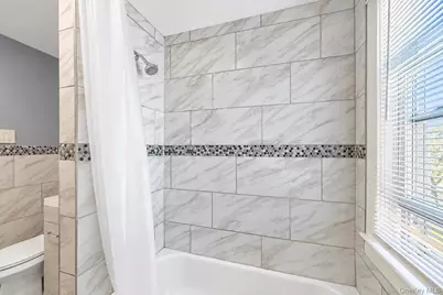 15 Harding Avenue, Hicksville, NY 11801 - Photo 20