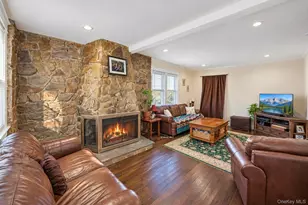 15 Harding Ave, Hicksville, NY 11801 - Photo 10