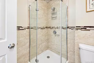 15 Harding Ave, Hicksville, NY 11801 - Photo 18