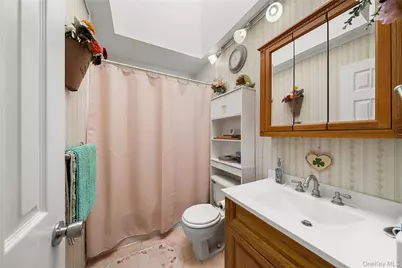 14 Mineola Street, Holtsville, NY 11742 - Photo 20