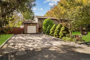 14 Mineola St, Holtsville, NY 11742 - Photo 8