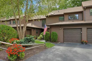 172 Woods Brooke Cir, Ossining, NY 10562 - Photo 2