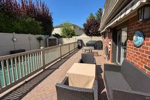 33-12 211th St, Bayside, NY 11361 - Photo 34