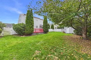 39 Croyden Ln, Hicksville, NY 11801 - Photo 28