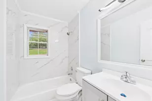 39 Croyden Ln, Hicksville, NY 11801 - Photo 10