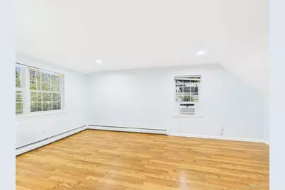 39 Croyden Lane, Hicksville, NY 11801 - Photo 14