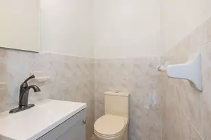 61-13 170th St, Fresh Meadows, NY 11365 - Photo 4