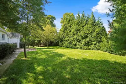 29 Coralyn Avenue, White Plains, NY 10605 - Photo 28