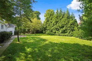 29 Coralyn Ave, White Plains, NY 10605 - Photo 28
