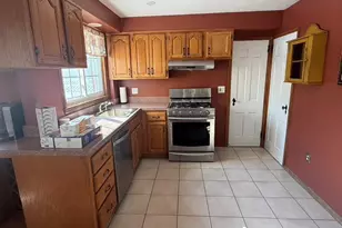 201 Stuyvesant Ave, Merrick, NY 11566 - Photo 6