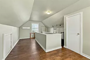 39 Primrose Dr, New Hyde Park, NY 11040 - Photo 14