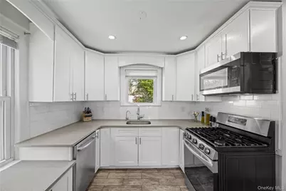 51 Sunrise Terrace, Yonkers, NY 10703 - Photo 4