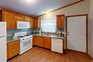 26 Daisy Dr, Port Jervis, NY 12771 - Photo 2