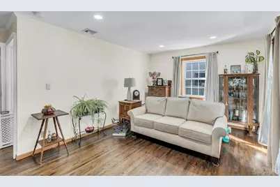 2084 Sherman Avenue, Merrick, NY 11566 - Photo 12
