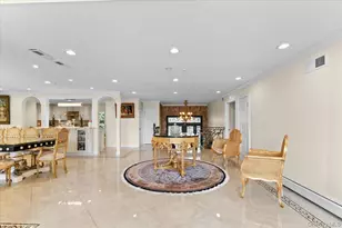 6 Channel Dr, Great Neck, NY 11024 - Photo 10
