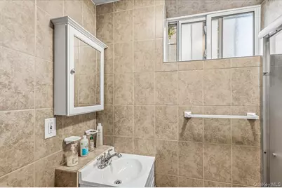 6409 Catalpa Avenue, Ridgewood, NY 11385 - Photo 28