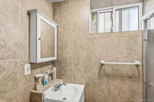 64-09 Catalpa Ave, Ridgewood, NY 11385 - Photo 28