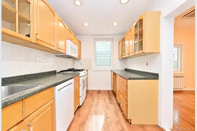 2561 Fenton Avenue #Whole House, Bronx, NY 10469 - Photo 10