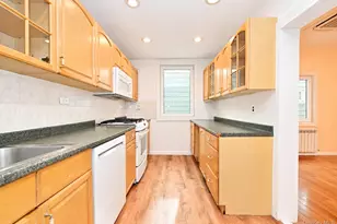 2561 Fenton Ave, Bronx, NY 10469 - Photo 10