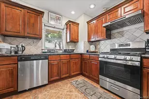 115-07 103rd Ave, Richmond Hill, NY 11419 - Photo 12