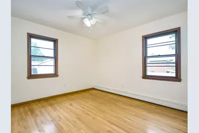 60 Smith Street, Glen Cove, NY 11542 - Photo 24
