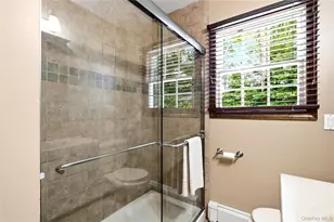 901 Liberty St, Bohemia, NY 11716 - Photo 14