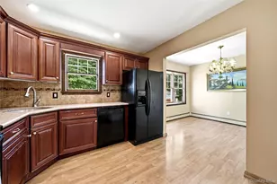 901 Liberty St, Bohemia, NY 11716 - Photo 12