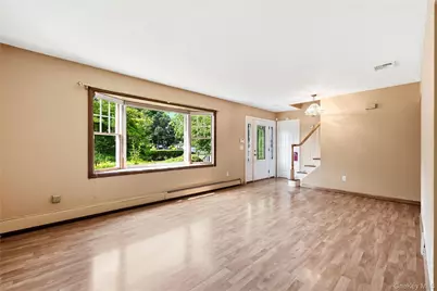 901 Liberty Street, Bohemia, NY 11716 - Photo 6