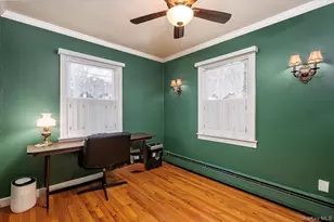 208 Melville Rd, South Huntington, NY 11746 - Photo 8