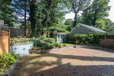 208 Melville Road, South Huntington, NY 11746 - Photo 20