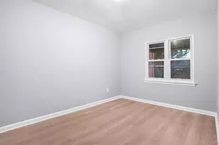 946 E 215th St, Bronx, NY 10469 - Photo 16