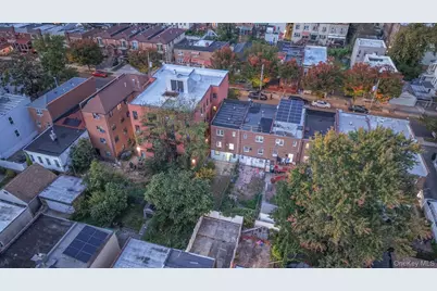 946 E 215th Street, Bronx, NY 10469 - Photo 26