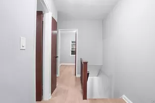 946 E 215th St, Bronx, NY 10469 - Photo 14
