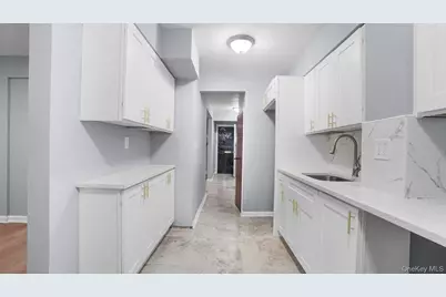 946 E 215th Street, Bronx, NY 10469 - Photo 12