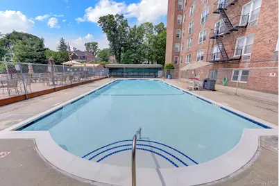 54-40 Little Neck Parkway #6M, Little Neck, NY 11362 - Photo 6
