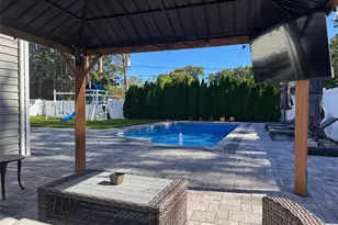 29 Voorhis Dr, Old Bethpage, NY 11804 - Photo 4