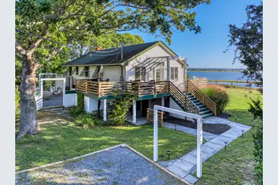 1455 Cedar Point Drive E, Southold, NY 11971 - Photo 2