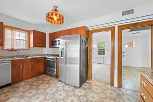 12-40 Beech Ct, College Point, NY 11356 - Photo 4