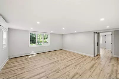 24 Flagpole Lane, East Setauket, NY 11733 - Photo 4