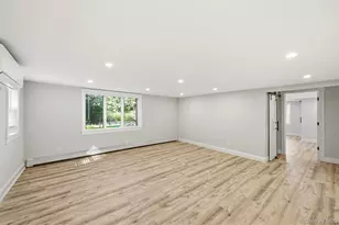 24 Flagpole Ln, East Setauket, NY 11733 - Photo 4