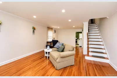 10 Hitchcock Avenue, New York, NY 10306 - Photo 8