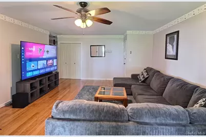 23 Carnaby Street #D, Wappingers Falls, NY 12590 - Photo 2