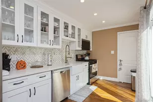 18 Juniper Pl, Huntington, NY 11743 - Photo 14
