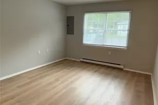405 Woodbridge Dr, Ridge, NY 11961 - Photo 12